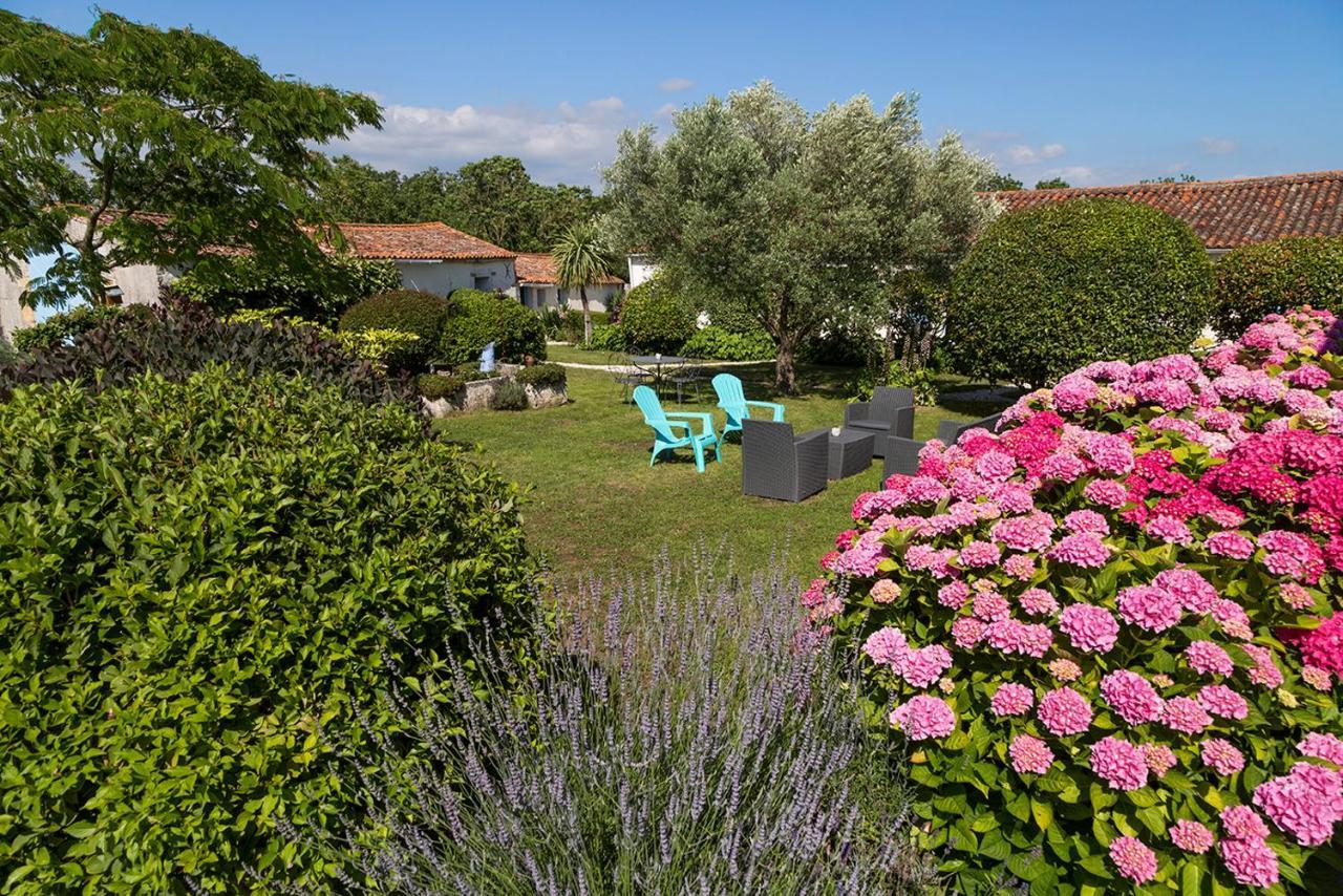 L'Enclos Bleu, Gite - Marais Poitevin Avec Piscine Chauffee Chaille-Les-Marais 외부 사진