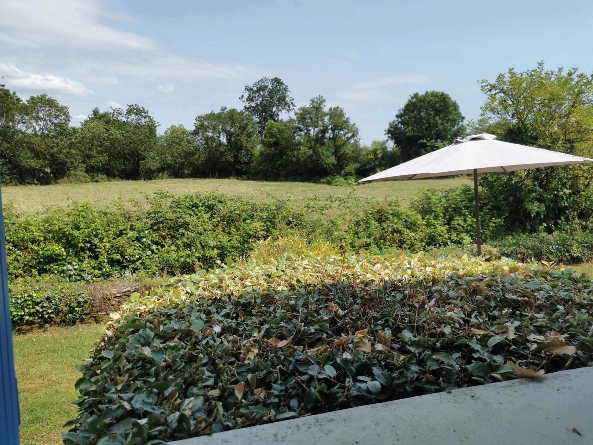 L'Enclos Bleu, Gite - Marais Poitevin Avec Piscine Chauffee Chaille-Les-Marais 외부 사진