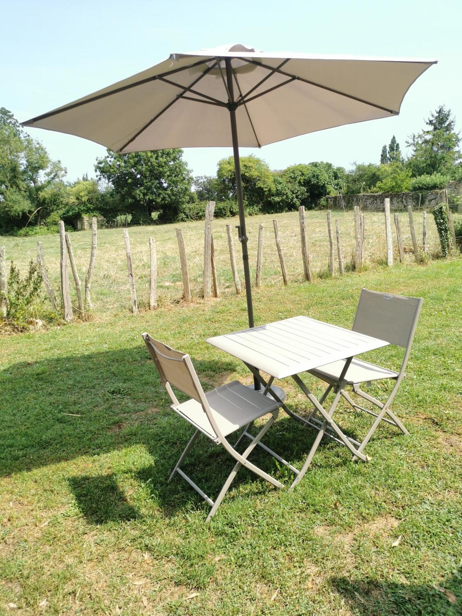 L'Enclos Bleu, Gite - Marais Poitevin Avec Piscine Chauffee Chaille-Les-Marais 외부 사진